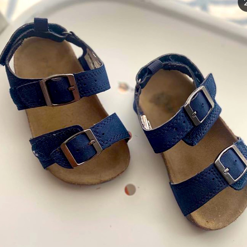 Sun San lookalikes Size 7 Toddler